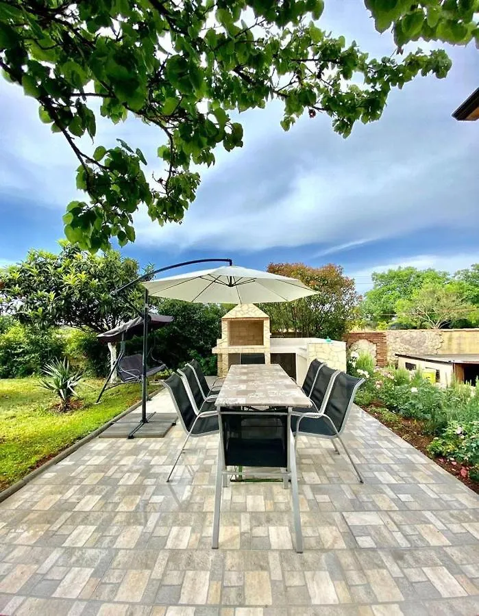 Zara Apartman Apartment Pula Croatia